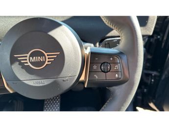 MINI Cooper 135kW E Classic 41kWh 3dr Auto Electric Hatchback