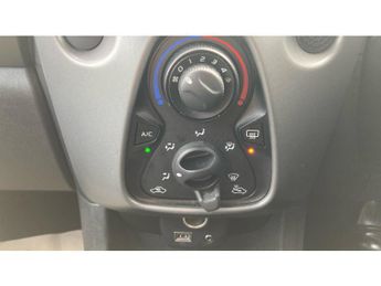 Toyota Aygo 1.0 VVT-i X-Play TSS 5dr x-shift Petrol Hatchback