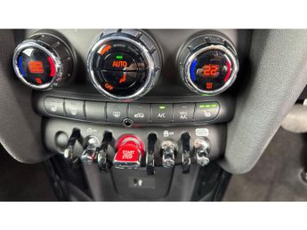 MINI Hatchback 1.5 Cooper Classic 3dr Auto [Comfort/Nav Pack] Petrol Hatchback