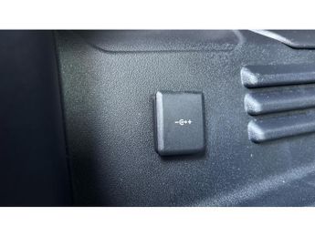 Land Rover Defender 3.0 D250 X-Dynamic SE 110 5dr Auto Diesel Estate