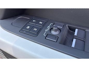 Land Rover Defender 3.0 D250 X-Dynamic SE 110 5dr Auto Diesel Estate
