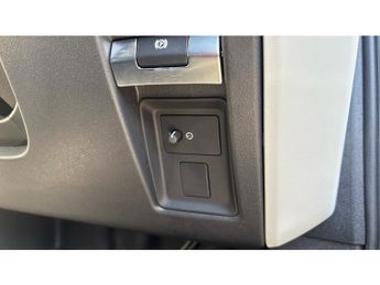 Land Rover Defender 3.0 D250 X-Dynamic SE 110 5dr Auto Diesel Estate