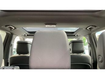Land Rover Discovery 3.0 D300 R-Dynamic SE 5dr Auto Diesel Station Wagon