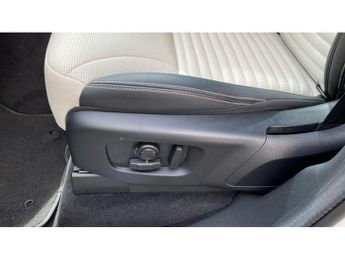 Land Rover Discovery 3.0 D300 R-Dynamic SE 5dr Auto Diesel Station Wagon