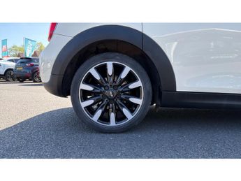 MINI Hatchback 1.5 Cooper Exclusive II 5dr Auto Petrol Hatchback