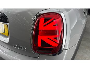 MINI Hatchback 1.5 Cooper Classic Premium 5dr Auto Petrol Hatchback