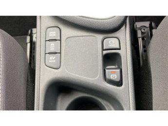 Toyota Yaris 1.5 Hybrid Design 5dr CVT Hybrid Hatchback