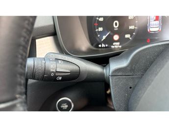 Volvo XC40 2.0 T4 Momentum 5dr AWD Geartronic Petrol Estate