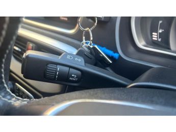 Volvo V40 T2 [122] R DESIGN Pro 5dr Geartronic Petrol Hatchback