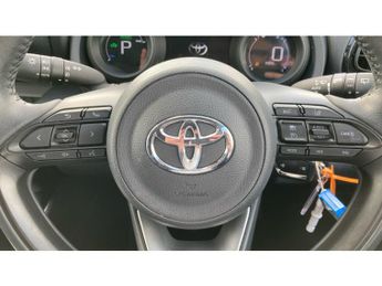 Toyota Yaris 1.5 Hybrid Design 5dr CVT Hybrid Hatchback