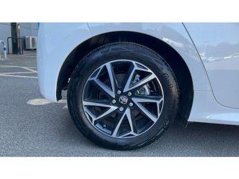 Toyota Yaris 1.5 Hybrid Design 5dr CVT Hybrid Hatchback