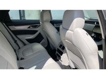 Jaguar F-Pace 2.0 P400e R-Dynamic SE 5dr Auto AWD Estate
