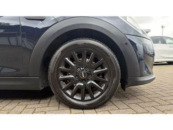 MINI Hatchback 1.5 Cooper Classic 3dr Auto Petrol Hatchback
