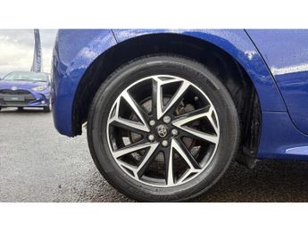 Toyota Yaris 1.5 Hybrid Design 5dr CVT Hybrid Hatchback