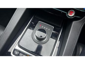 Jaguar F-Pace 2.0d Portfolio 5dr Auto AWD Diesel Estate