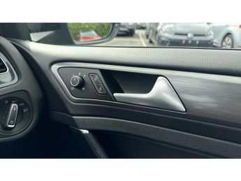 Volkswagen Golf 1.6 TDI SE [Nav] 5dr DSG Diesel Hatchback