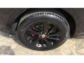 Jaguar F-Pace 2.0 D200 R-Dynamic Black 5dr Auto AWD Diesel Estate