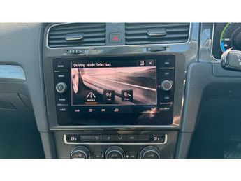 Volkswagen Golf 99kW e-Golf 35kWh 5dr Auto Electric Hatchback