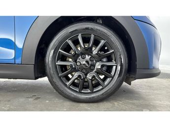 MINI Hatchback 1.5 Cooper Classic 5dr Auto Petrol Hatchback