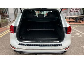 Volkswagen Touareg 3.0 V6 TDI BlueMotion Tech 262 R-Line 5dr Tip Auto Diesel Estate