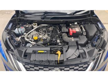 Nissan Qashqai 1.3 DiG-T MH 158 N-Connecta 5dr Xtronic Petrol Hatchback