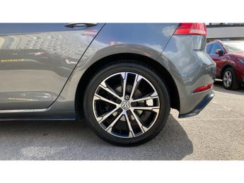 Volkswagen Golf 2.0 TDI R-Line 5dr DSG Diesel Hatchback