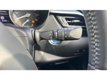 Toyota C-HR 1.8 Hybrid Design 5dr CVT Hybrid Hatchback