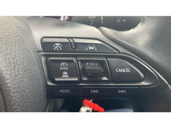 Toyota Yaris 1.5 Hybrid Design 5dr CVT Hybrid Hatchback