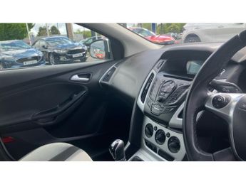 Ford Focus 1.6 Zetec 5dr Petrol Hatchback