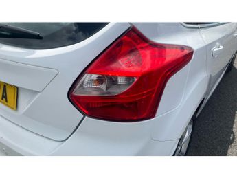 Ford Focus 1.6 Zetec 5dr Petrol Hatchback