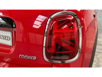 MINI Hatchback 1.5 Cooper Exclusive 5dr Auto Petrol Hatchback