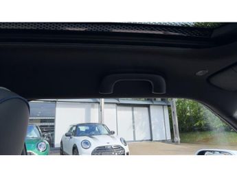 MINI Cooper 160kW SE Exclusive 54kWh 3dr Auto Electric Hatchback