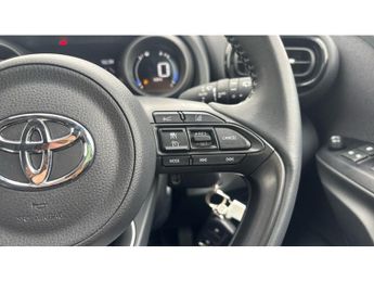 Toyota Yaris 1.5 Hybrid Design 5dr CVT Hybrid Hatchback