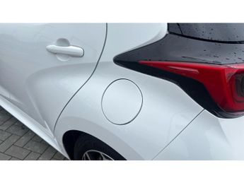 Toyota Yaris 1.5 Hybrid Design 5dr CVT Hybrid Hatchback