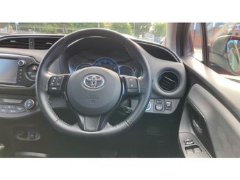 Toyota Yaris 1.5 Hybrid Design 5dr CVT Hybrid Hatchback