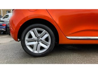 Renault Clio 1.6 E-TECH Hybrid 140 Play 5dr Auto Hybrid Hatchback