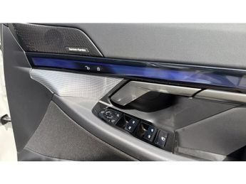 BMW i5 250kW eDrive40 M Sport Pro 84kWh 4dr Auto [Tech+] Electric Saloo