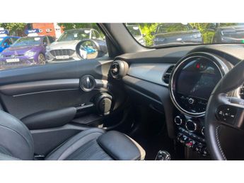 MINI Hatchback 1.5 Cooper Exclusive 5dr Auto Petrol Hatchback