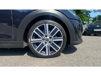 MINI Hatchback 1.5 Cooper Exclusive 5dr Auto Petrol Hatchback