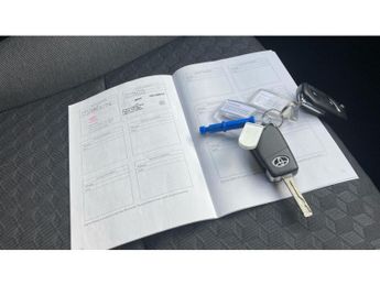 Toyota Yaris 1.5 Hybrid Design 5dr CVT Hybrid Hatchback