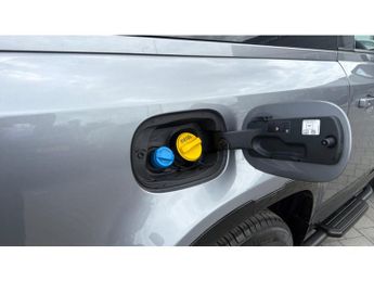 Land Rover Defender 3.0 D250 X-Dynamic SE 90 3dr Auto Diesel Estate