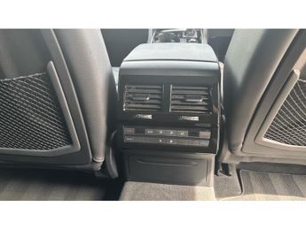 Volkswagen Touareg 3.0 V6 TDI 4Motion Black Edition 5dr Tip Auto Diesel Estate