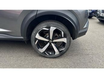 Nissan Juke 1.0 DiG-T Tekna 5dr DCT Petrol Hatchback