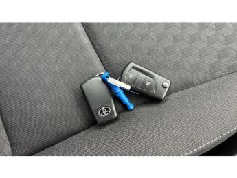 Toyota Yaris 1.5 Hybrid Design 5dr CVT Hybrid Hatchback