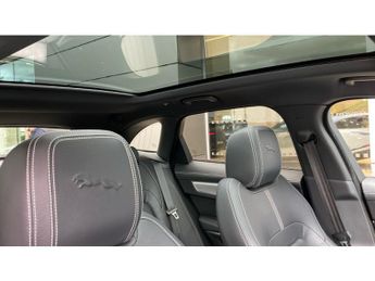 Jaguar F-Pace 3.0 D300 R-Dynamic SE 5dr Auto AWD Diesel Estate