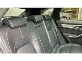 Jaguar F-Pace 3.0 D300 R-Dynamic SE 5dr Auto AWD Diesel Estate