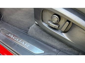 Jaguar F-Pace 2.0 D200 R-Dynamic SE Black 5dr Auto AWD Diesel Estate