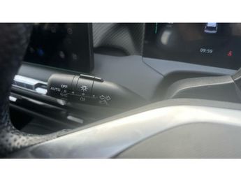 MG MG4 180kW Premium Extended Range 77kWh 5dr Auto Electric Hatchback