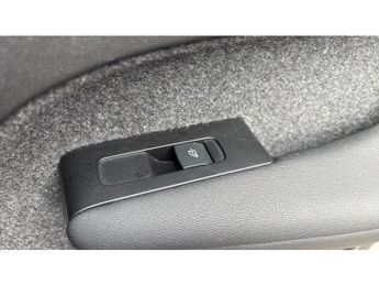 Volvo XC40 1.5 T3 [163] R DESIGN 5dr Geartronic Petrol Estate