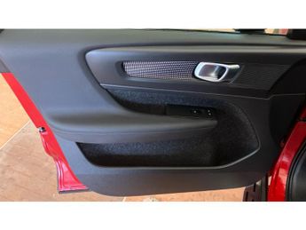Volvo XC40 1.5 T5 Recharge PHEV R DESIGN Pro 5dr Auto Estate